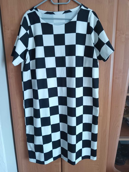 Sukienka w kratkę