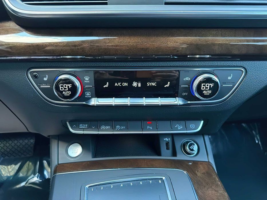Audi Q5      2020