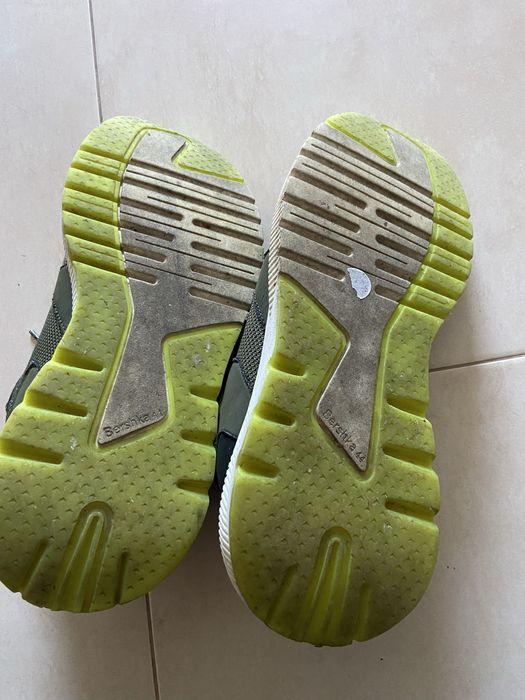 Sapatilhas 44 usadas