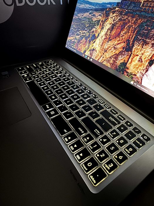 Asus VivoBook Pro N580V | 16GB RAM | GTX 1050 | Po serwisie!