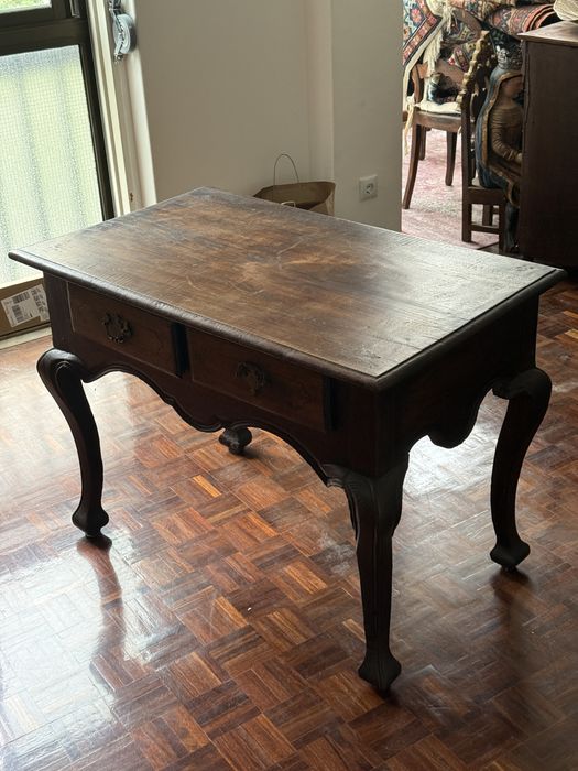Mesa com duas gavetas madeira macissa
