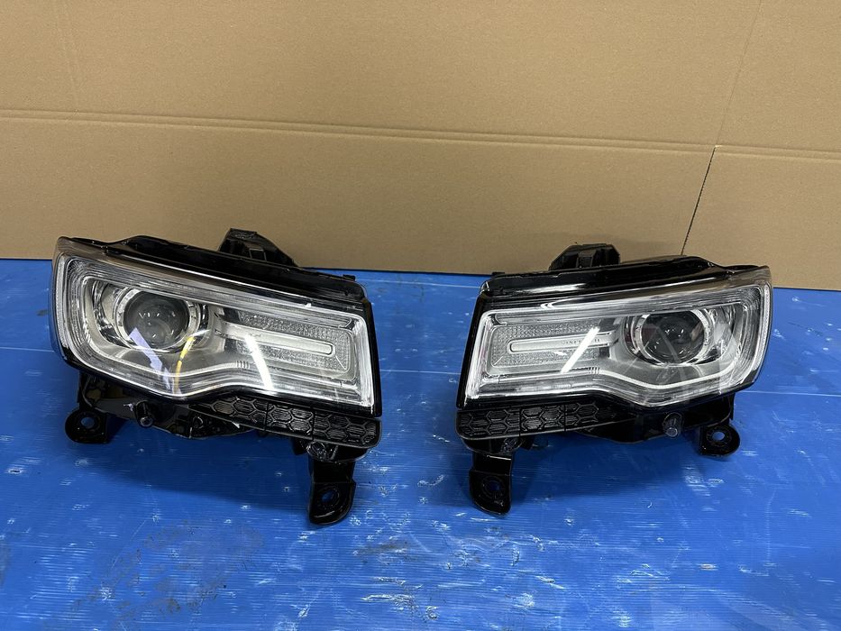 Jeep Grand cherokee Wk2 lampa Bi xenon led skrętna kompletna