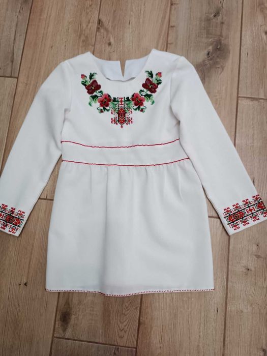 Вишиванка, вишита сукня, плаття розшите бісером 3-4 роки
