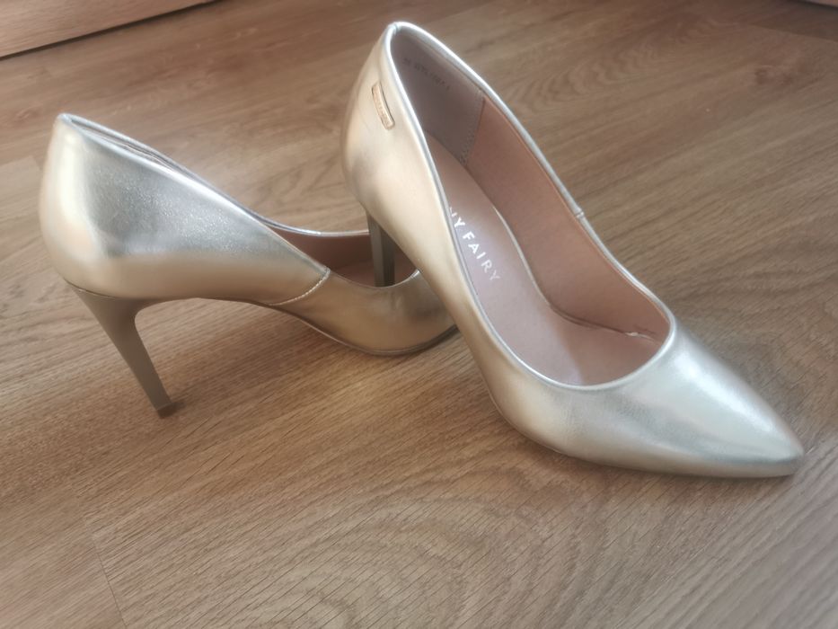 Złote szpilki   r. 36