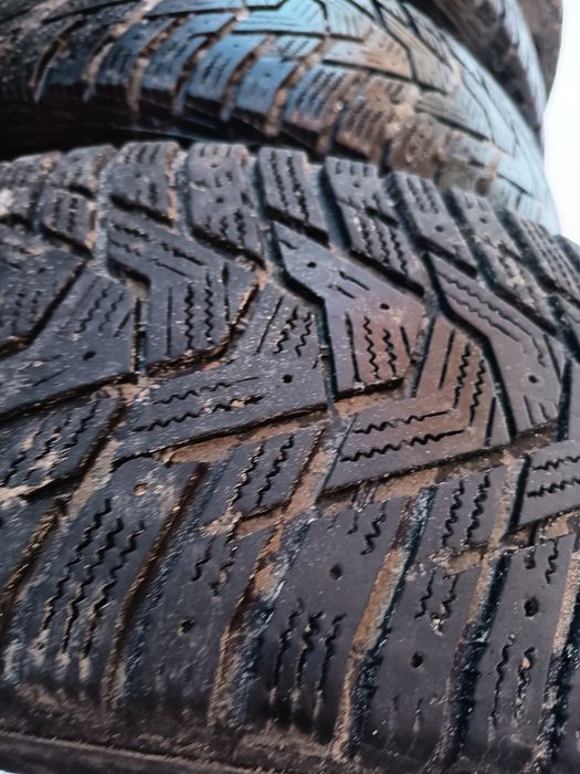 Продам Шини 215/60/16 Hankook