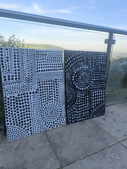 "Clustered dots" pintado a acrílico