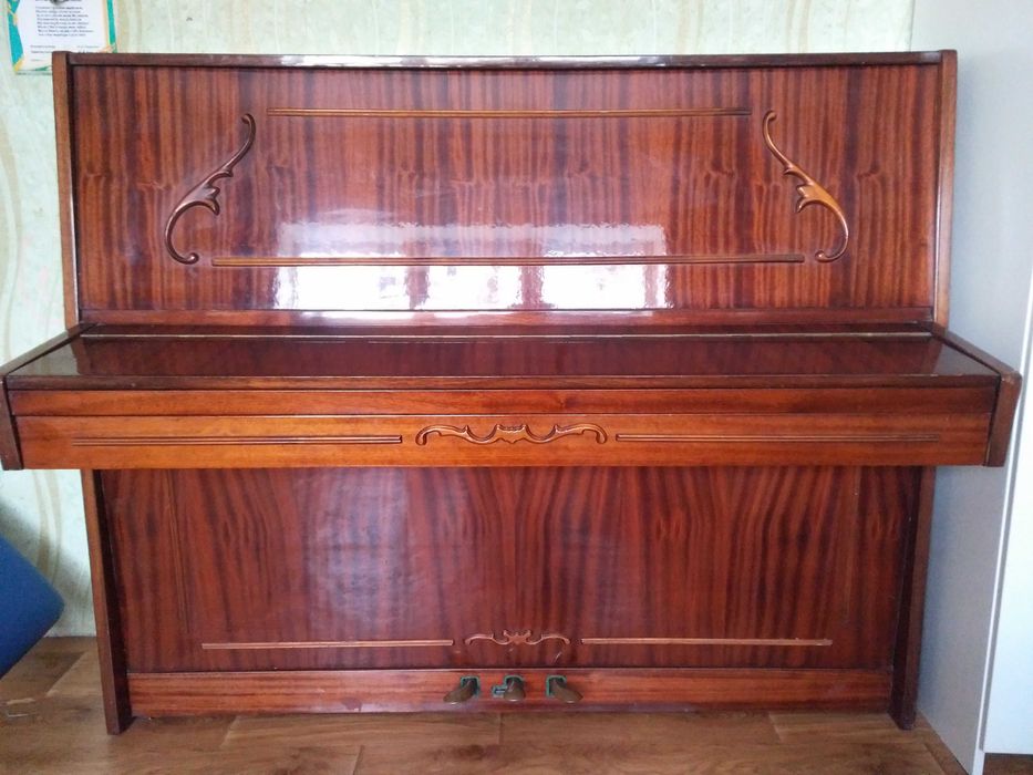 Продам пианино "Украина "