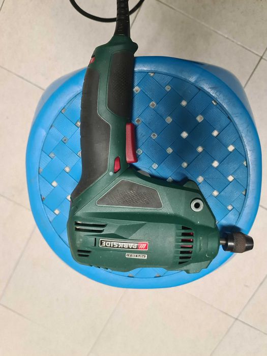 Máquina de furar leve