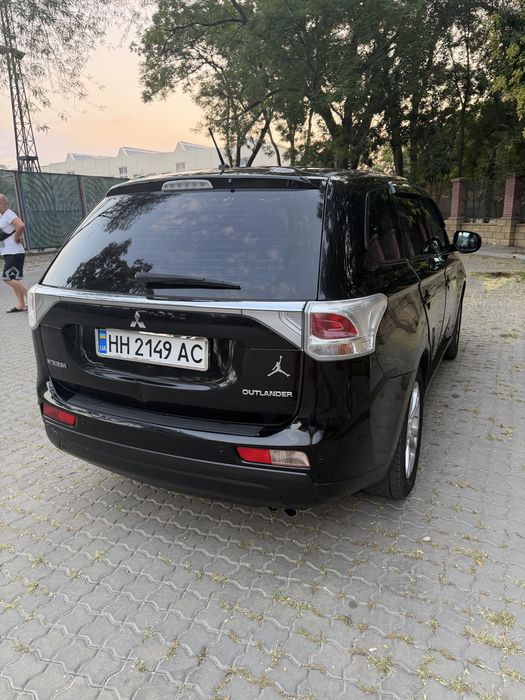 Mitsubishi outlander 3
