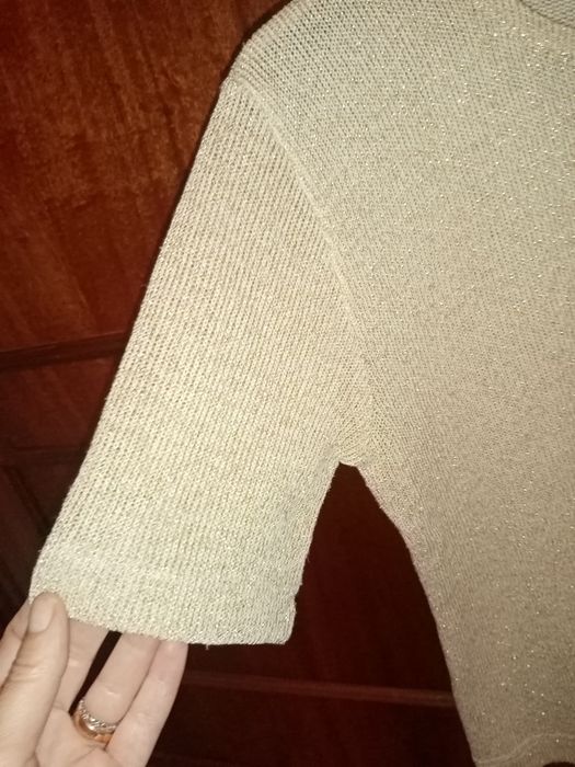 Camisola de manga curta castanha brilhante