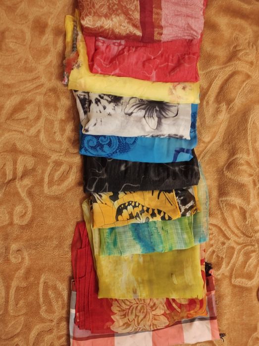 Zestaw apaszek/szalików 11 sztuk