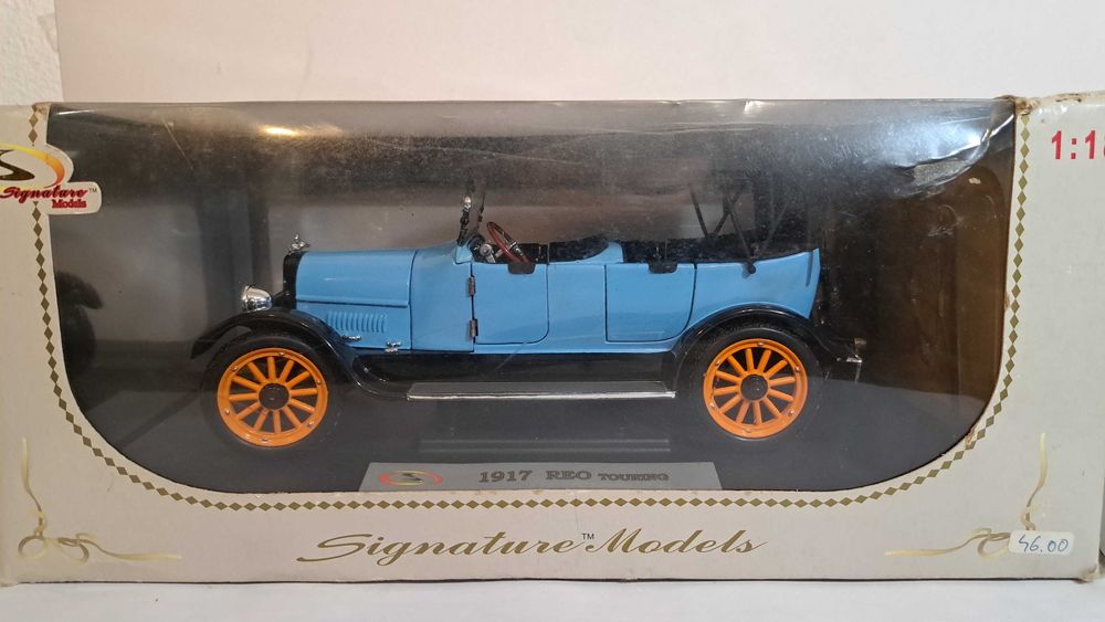 1/18 REO Touring - Signature Models
