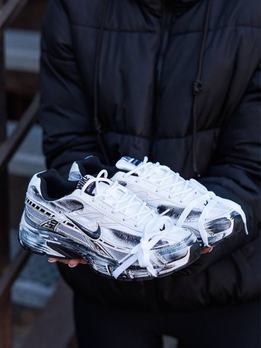 Nike Initiator Custom White Black