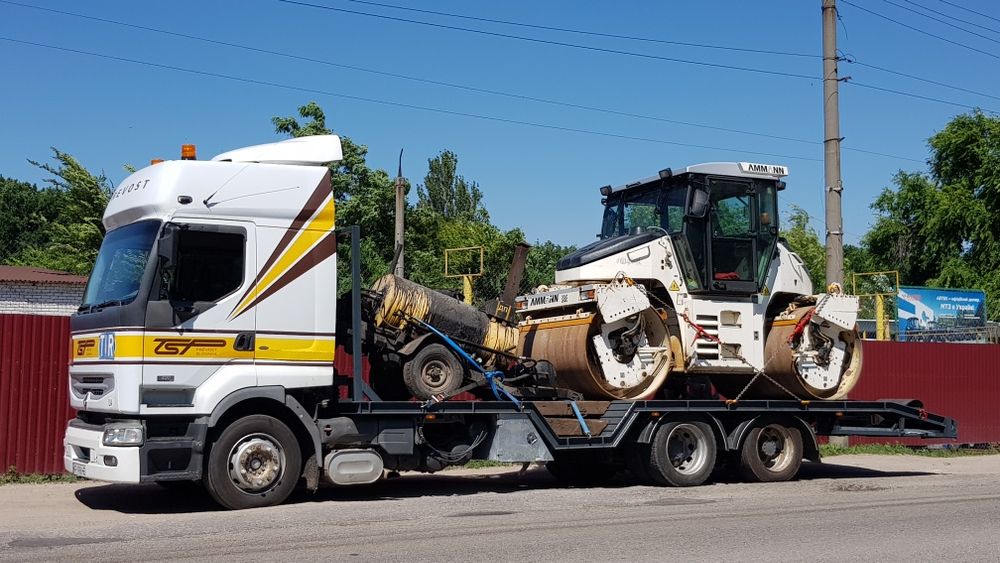 Грузовой эвакуатор євакуатор. Буксировка. Манипулятор