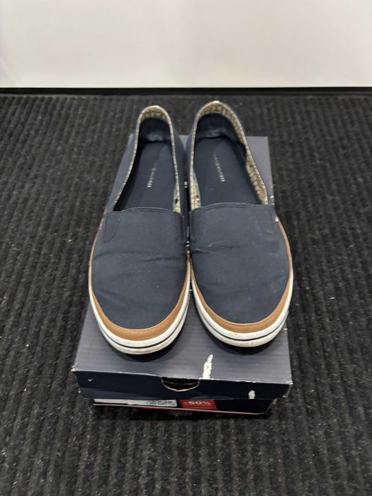 Tommy Hilfiger Iconic Kesha Slip On – granatowe, rozmiar 40, z pudełkiem