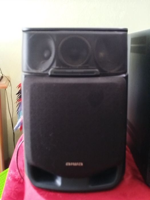 Музыкальный центр с двумя колонками  AIWA, Япония.