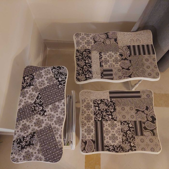 Mesas de apoio e porta-revistas/jornais em madeira. Ver as 7 fotos.