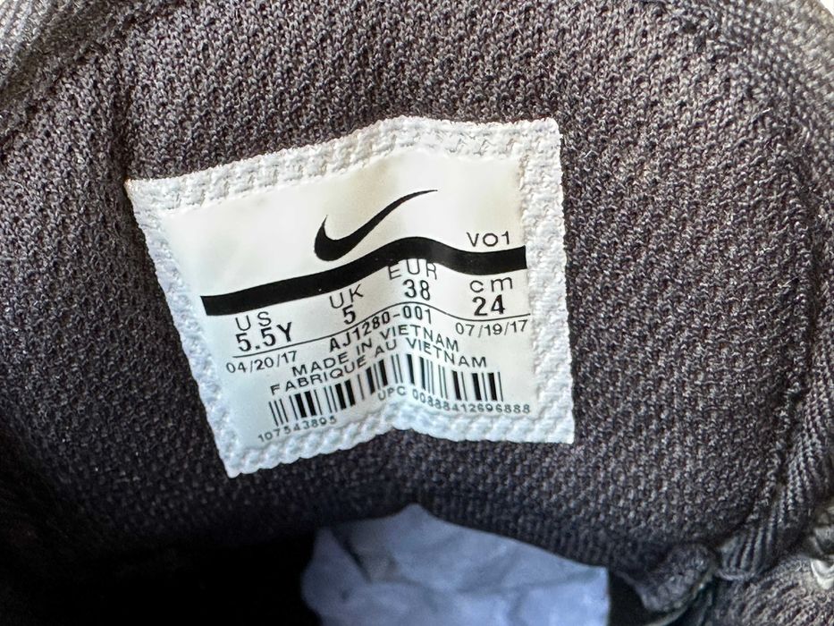 Buty trekkingowe, turystyczne, trapery Nike Manoa AJ1280, rozmiar 38