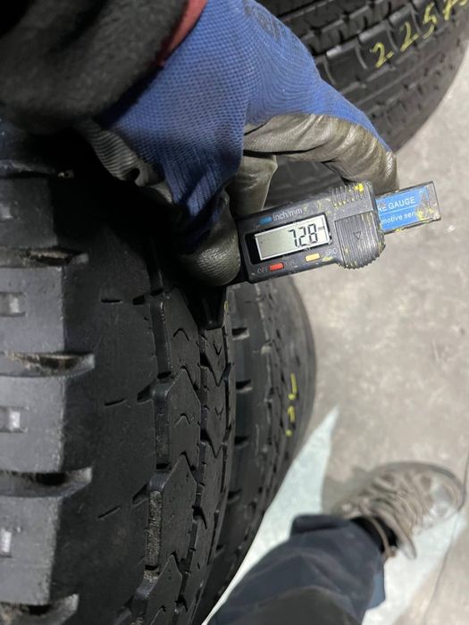 Пара літньої гуми 205/65/15c