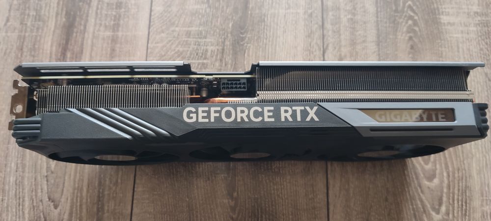 Видеокарта Gigabyte  RTX 4070 Ti Gaming OC 12G (как новая )