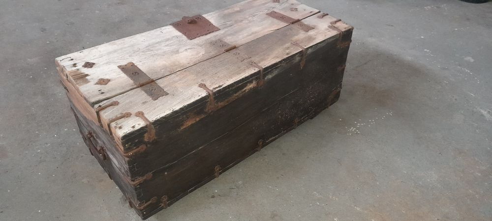 Ancient Chinese Chest