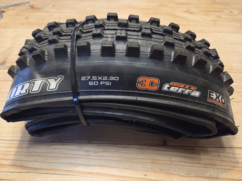 Opona Maxxis Shorty 27.5X2.3 3C Maxx Terra Exo TR - NOWA