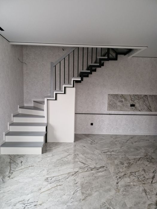 Продам таунхаус з ремонтом район перемички