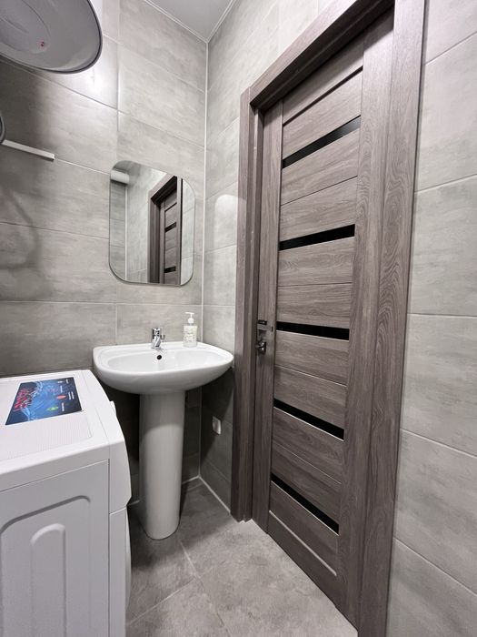 Здам НОВУ квартиру подобово(погодинно)