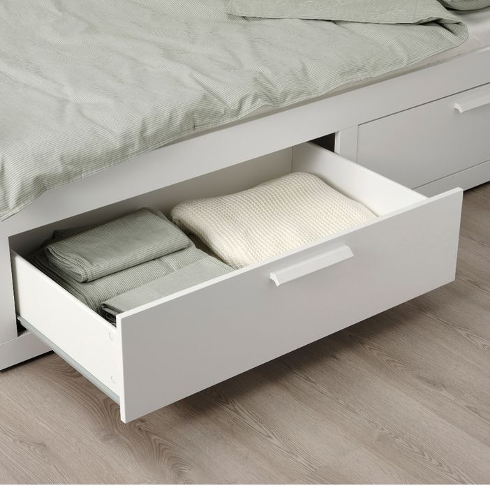 Cama Ikea Brimnes c/ 2 colchões