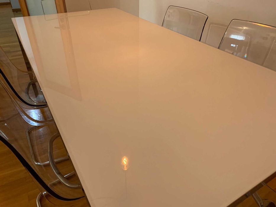 Mesa em vidro IKEA com 180x85cm