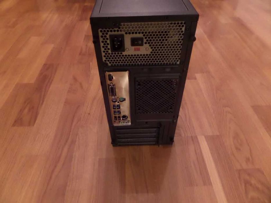 Komputer PC Ryzen 2200G/8GB/SSD120GB W10