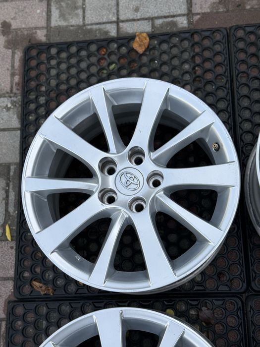 Диски оригінал toyota camry 70 avalon chr rav4 lexus is es 5 114,3 r17