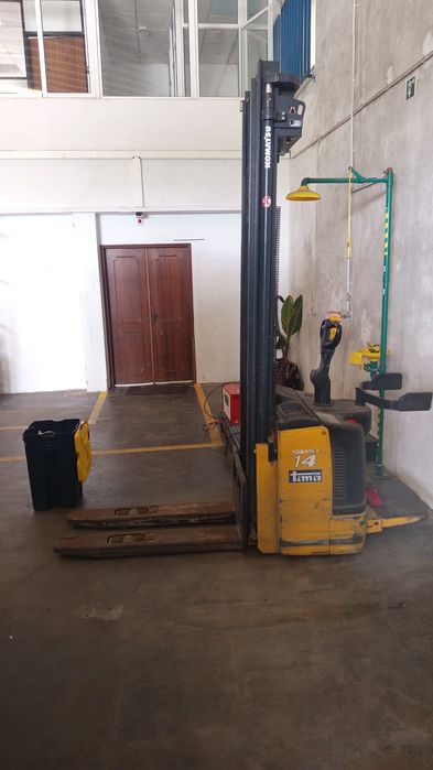 Sricker elétrico kumatsu bateria com 3 anos