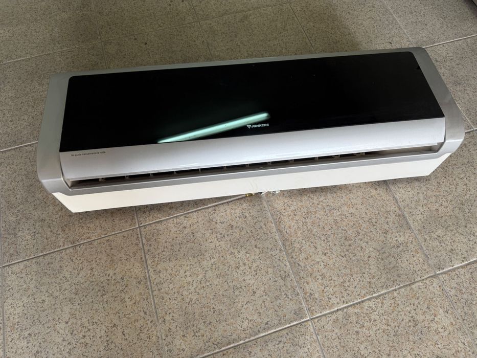 Ar condicionado, vendo unidade exterior e interior JUNKERS 5,3KW