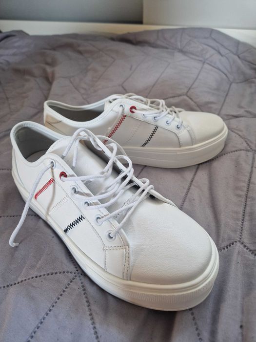 Sneakersy, trampki białe skórzane Goodin
