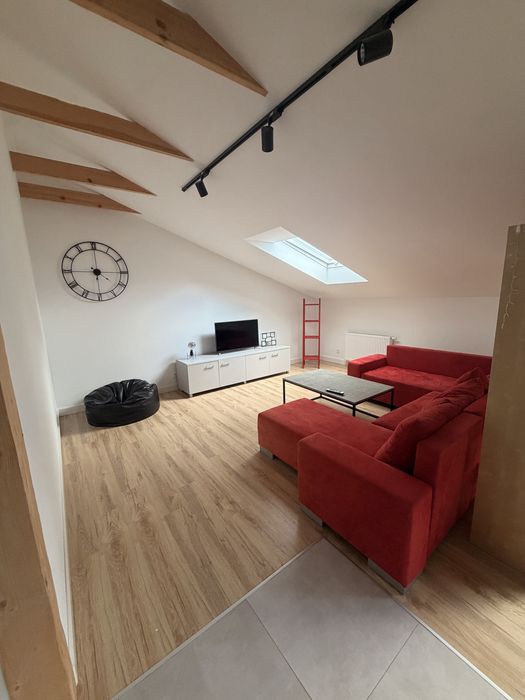 Przestronne, klimatyzowane mieszkanie ponad 60 m² – Warszawa Wawer