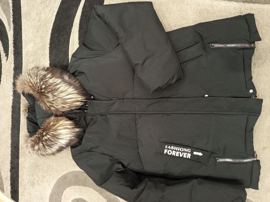 Продам жіночу зимову куртку