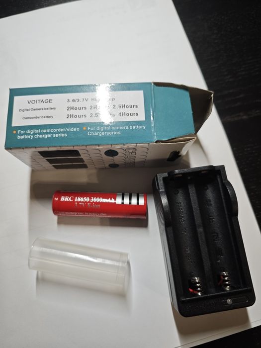 18650 Battery Charger + Battery (New in Box)64171304700163122