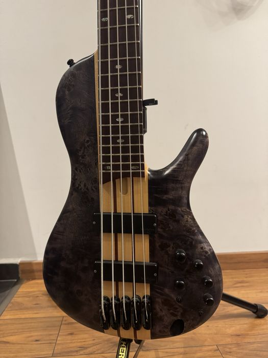 Ibanez srsc805 single cut bas