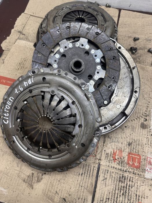 Демпфер Маховик Сцеплення диск корзина citroen peugeot 1.6 hdi