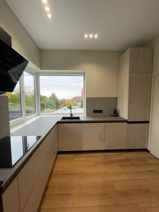 Продаж будинку з ремонтом «під ключ» на Червениці