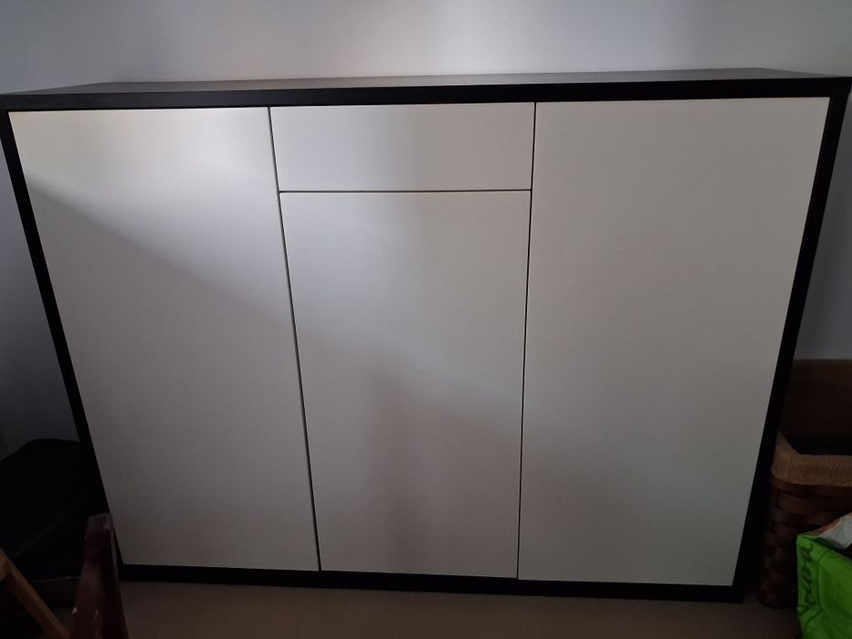 Sapateira moderna preto/branco – Oportunidade!