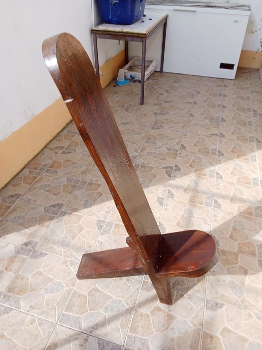 Banco.em.madeira.eucalipto.vermelho..