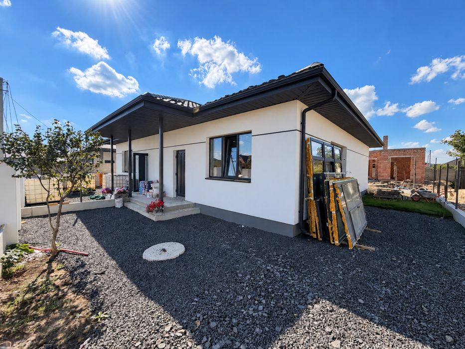 Продаж дуплексу с.Рованці | БІЛЯ ТЦ BAOBAB | Луцький район
