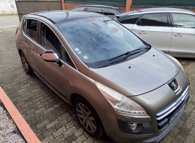 Peugeot 3008 hibrida para peças