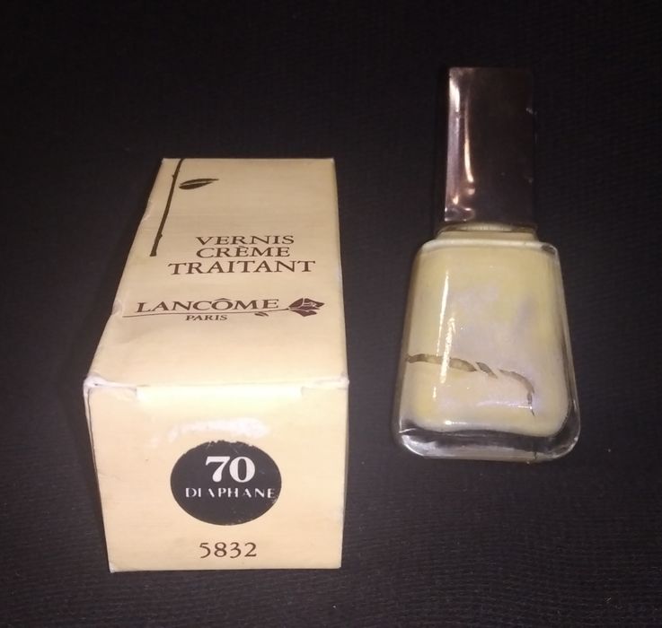 СССР 80е годы Винтажный лак для ногтей Lancôme Vernis Crème Traitant объемом 15 мл
