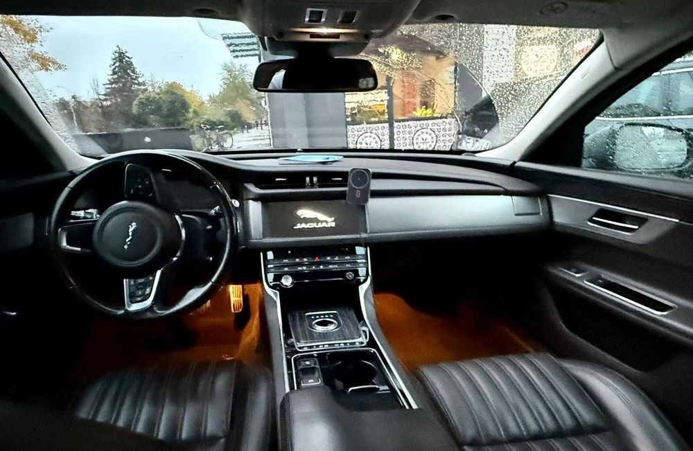 Jaguar XF 25d AWD 240 KM / 2.0 diesel / automat /Bogata wersja
