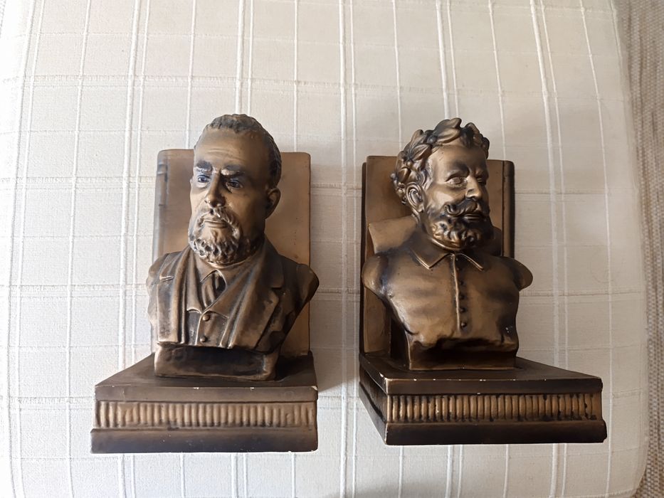 Bustos para biblioteca