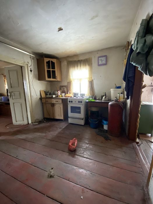 Продаж двох ділянок та будинку с.Скоморохи