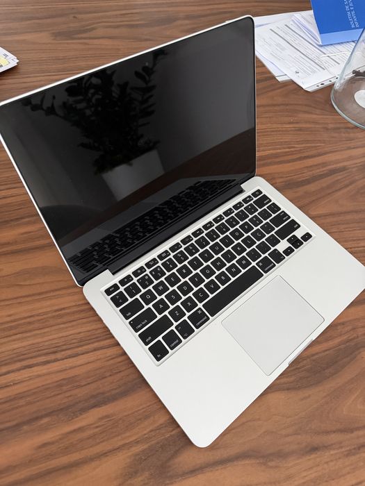 2 Macbooks Pro 13”